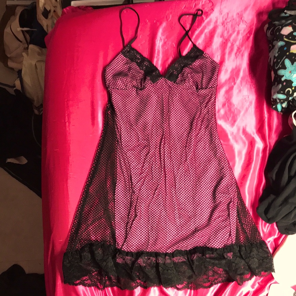 🎀🖤Pink N Black Fishnet Dress🖤🎀